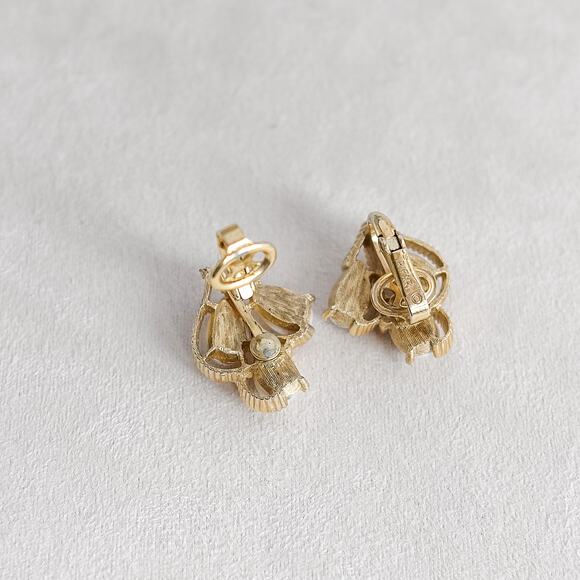 Vintage Crown Trifari Faux Pearl Bracelet Clip On Earrings Set Gold Tone - Picture 7 of 11